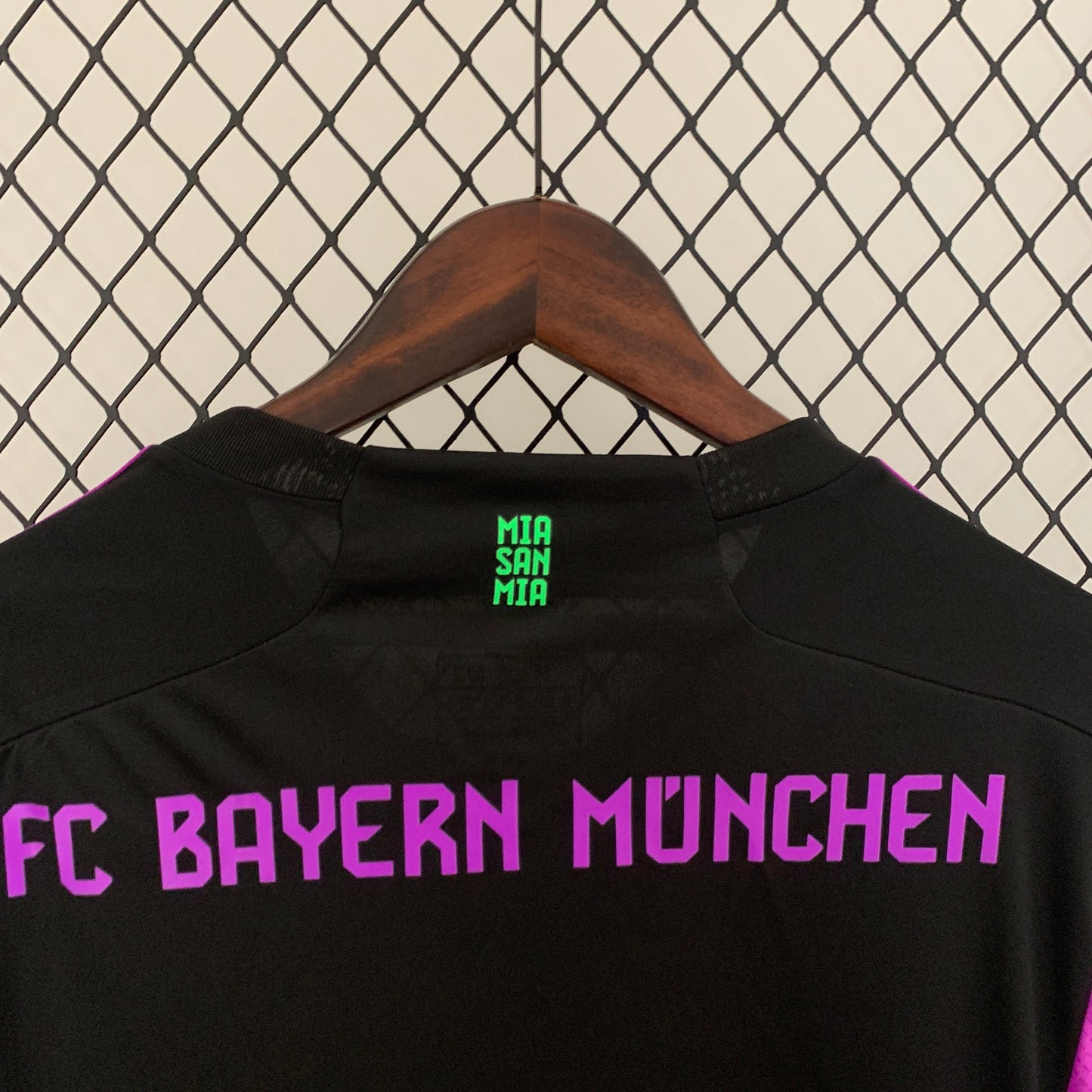 Bayern Munich 2023/24 Away Long Sleeve