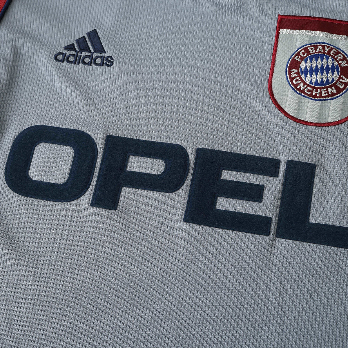 Bayern Munich 1998/99 Away Shirt