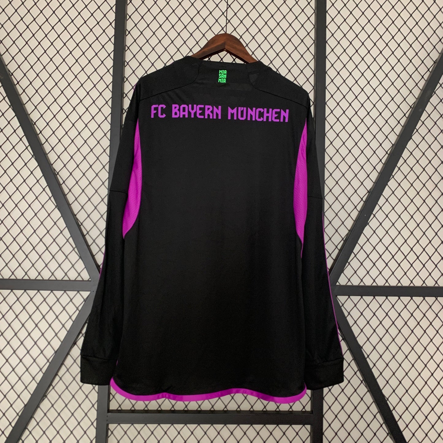 Bayern Munich 2023/24 Away Long Sleeve