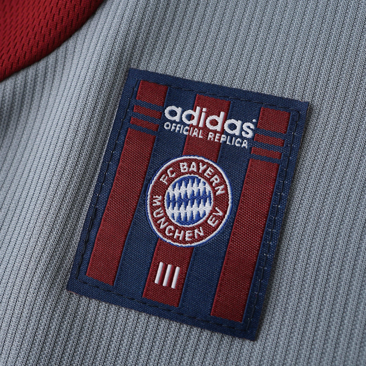 Bayern Munich 1998/99 Away Shirt