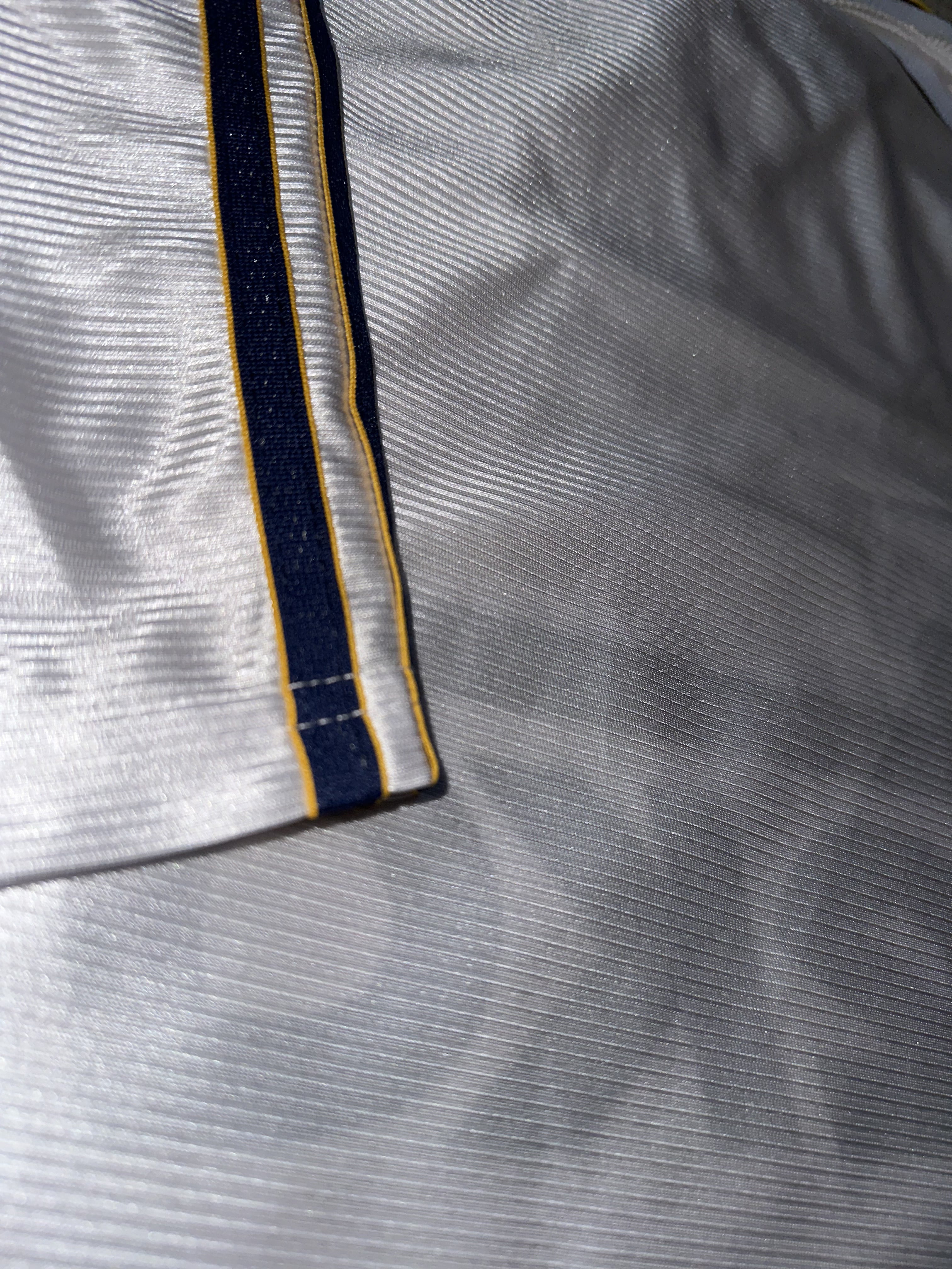 Real Madrid Retro 1999/00 Home shirt