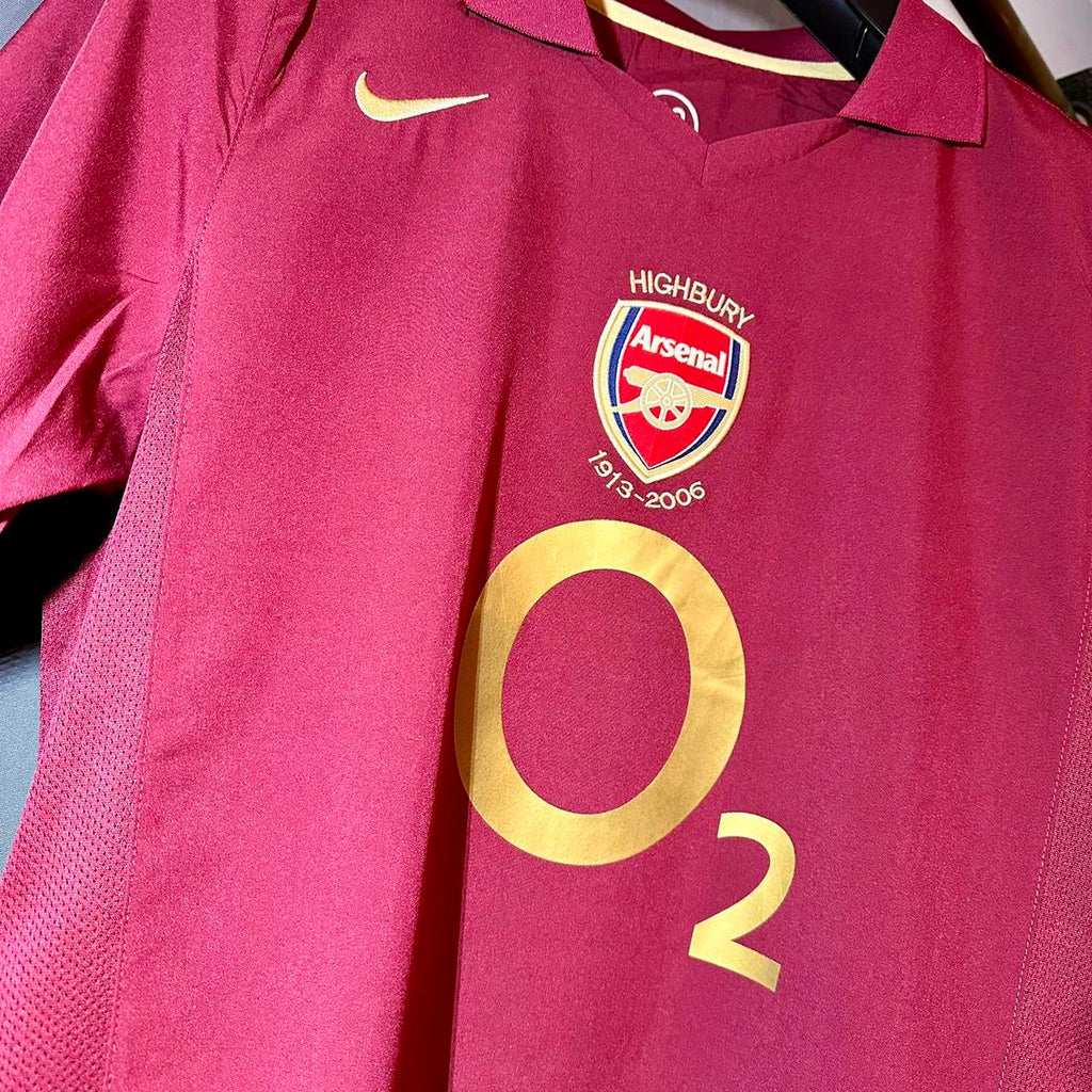 O2 and Arsenal logo