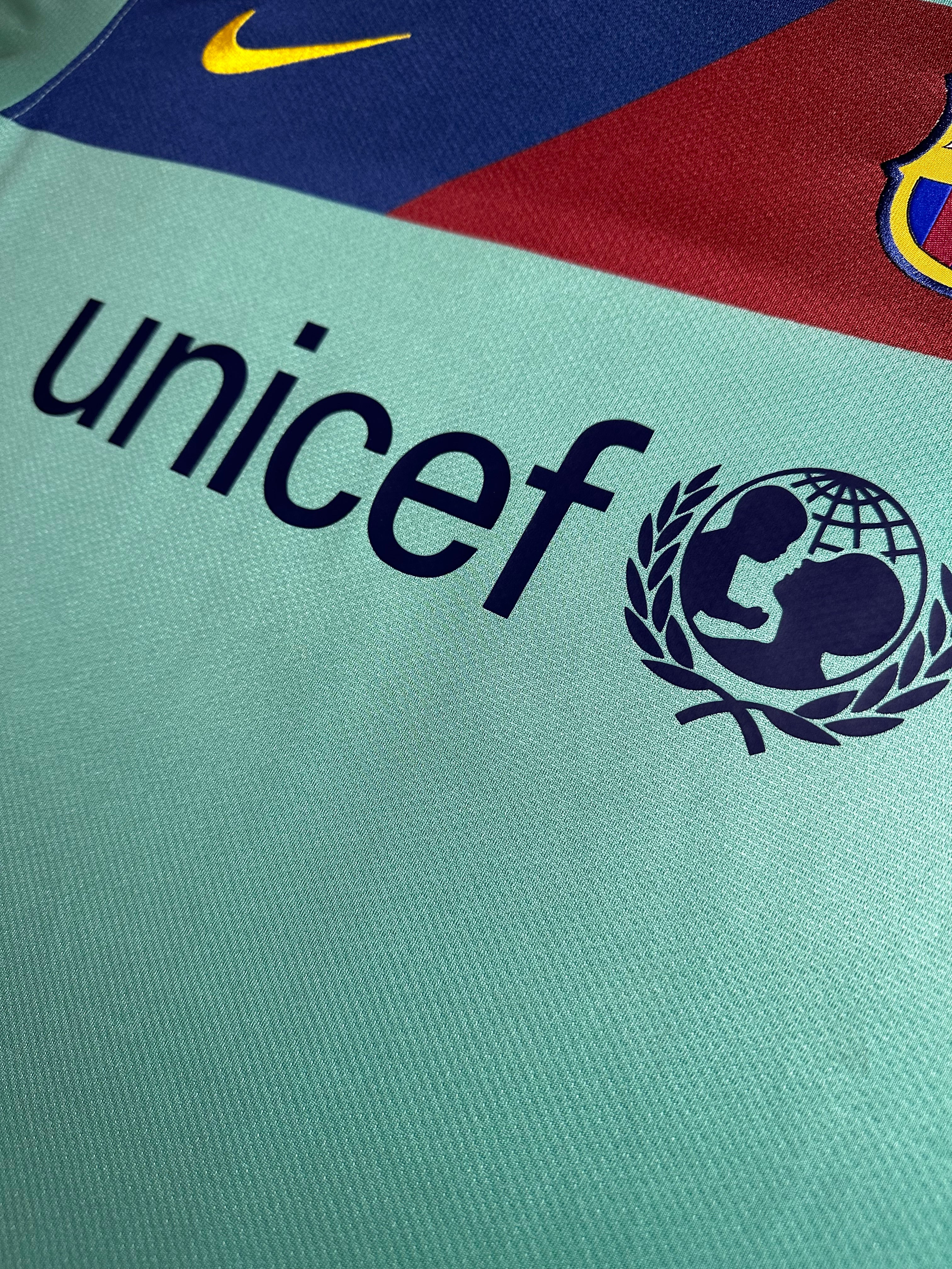 Barcelona 2010/11 Away shirt