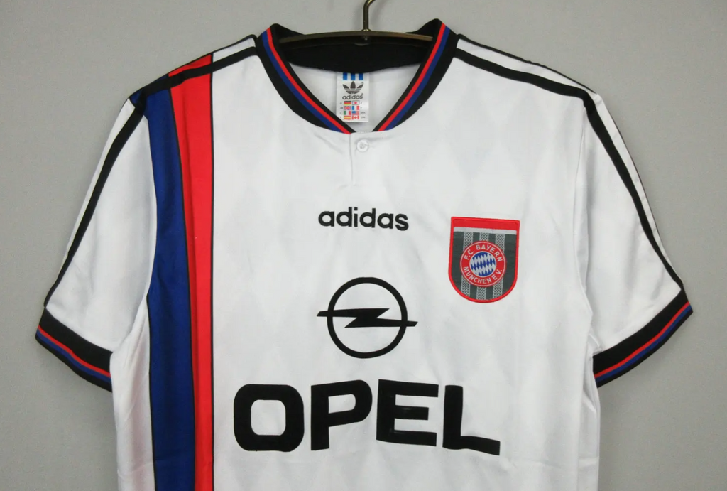 Bayern Munich 1995/96 Away Shirt