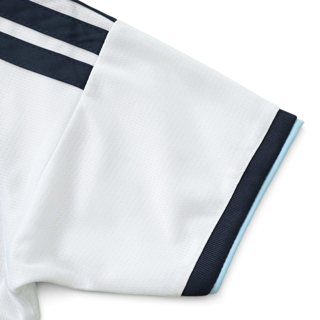 Elite Retro Kits Argentina 2026 kids home kit sleeve featuring white fabric with navy blue and sky blue trim