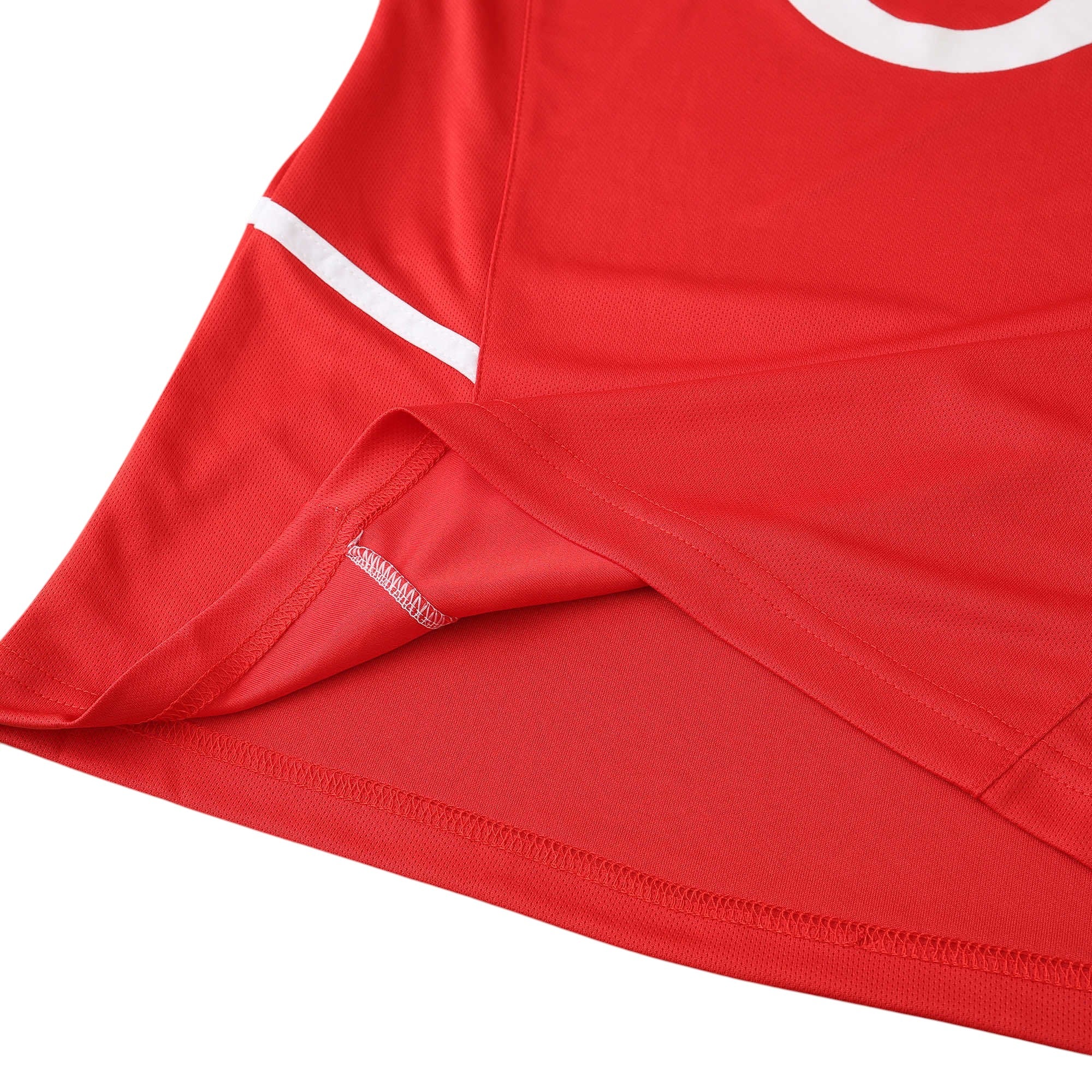 Elite Retro Kits Arsenal 2002-04 home shirt featuring red breathable fabric with white trim detail