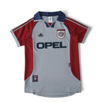 Elite Retro Kits Bayern Munich 1998/99 away football shirt in grey with red sleeves and navy collar details.