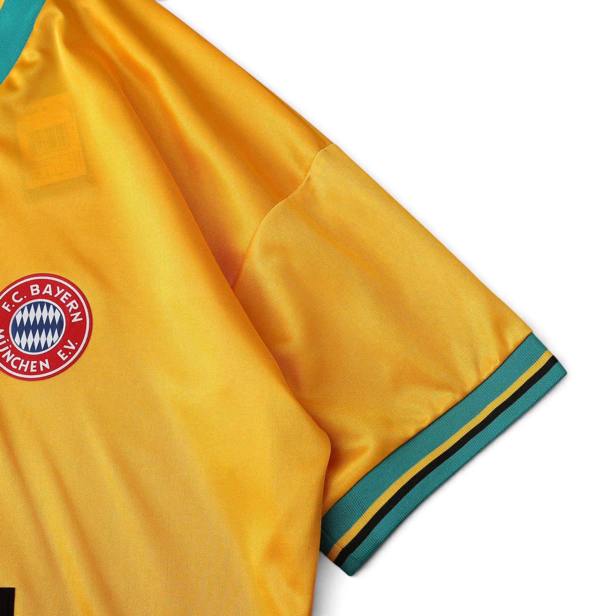 Elite Retro Kits Bayern Munich 1993-95 away football shirt in yellow with green and black sleeve trim and club crest