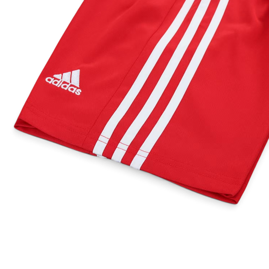 Elite Retro Kits Bayern Munich 2000/01 kids home kit red shorts with white adidas logo and three side stripes