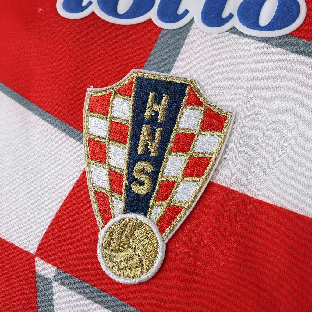 Elite Retro Kits Croatia 1998 home shirt featuring the embroidered HNS crest on a red and white checkered pattern