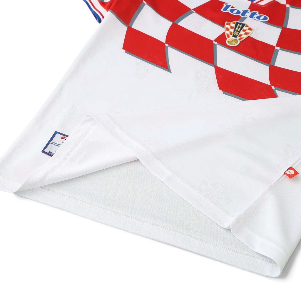 Elite Retro Kits Croatia 1998 home football shirt featuring iconic red and white checkerboard pattern and Lotto logo