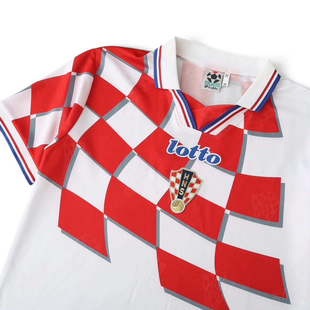 Elite Retro Kits Croatia 1998 home football shirt featuring iconic red and white checkered pattern and classic collar.