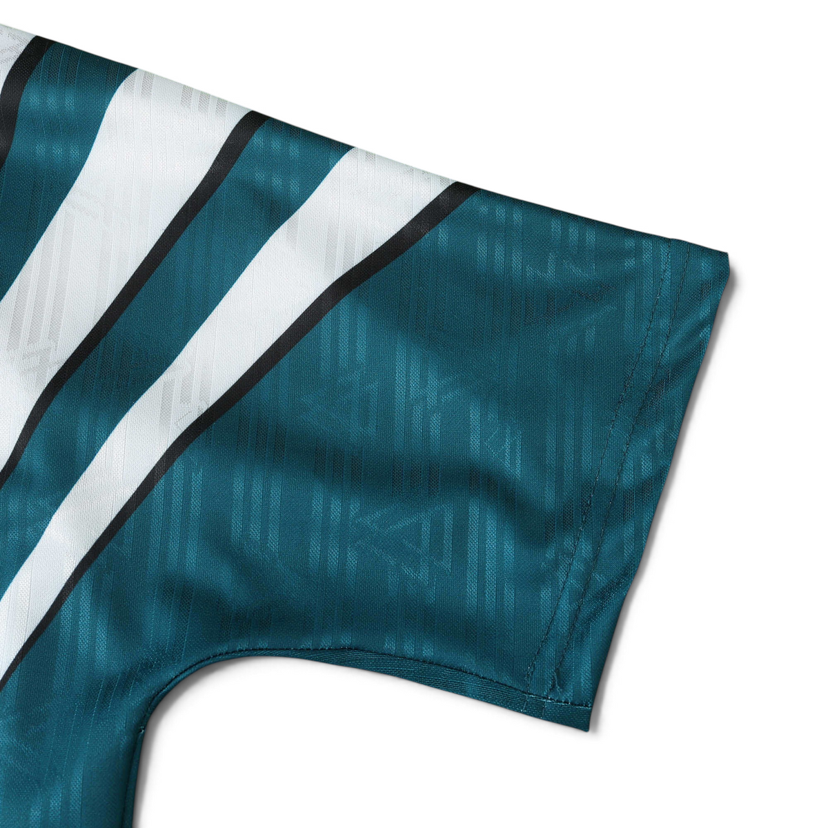Elite Retro Kits Germany 1996 away football shirt sleeve featuring green fabric with white and black stripe detail