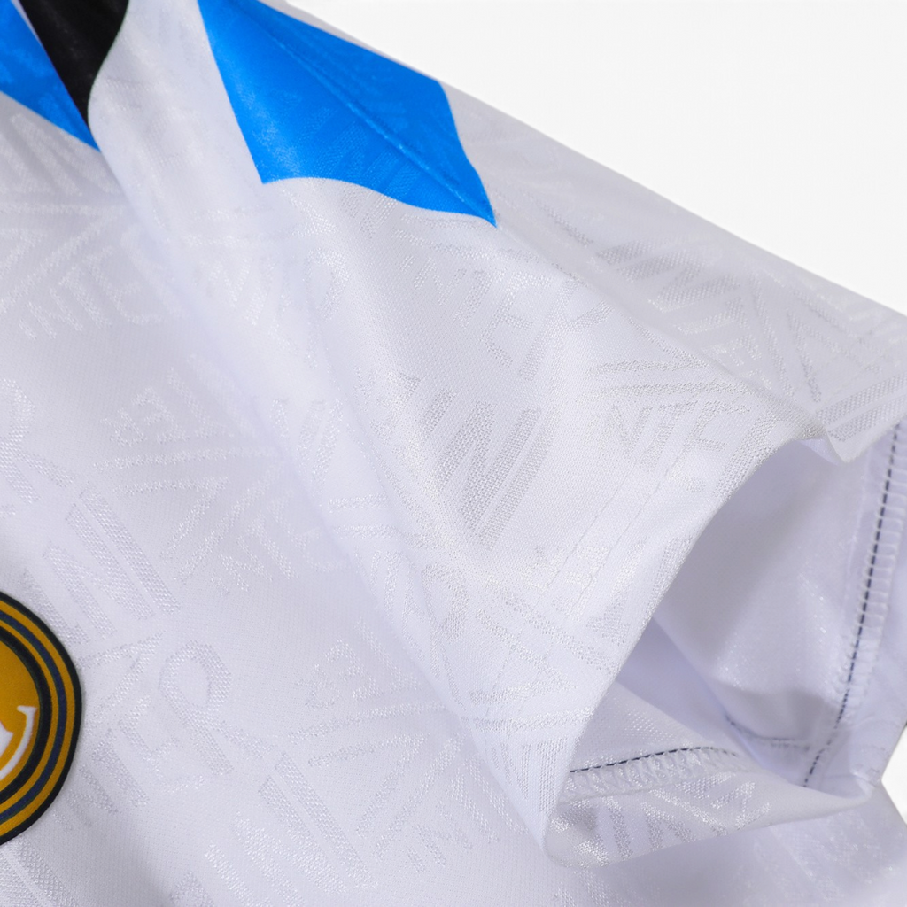 Elite Retro Kits Inter Milan 1991/93 away shirt sleeve detail featuring white fabric with subtle tonal pattern