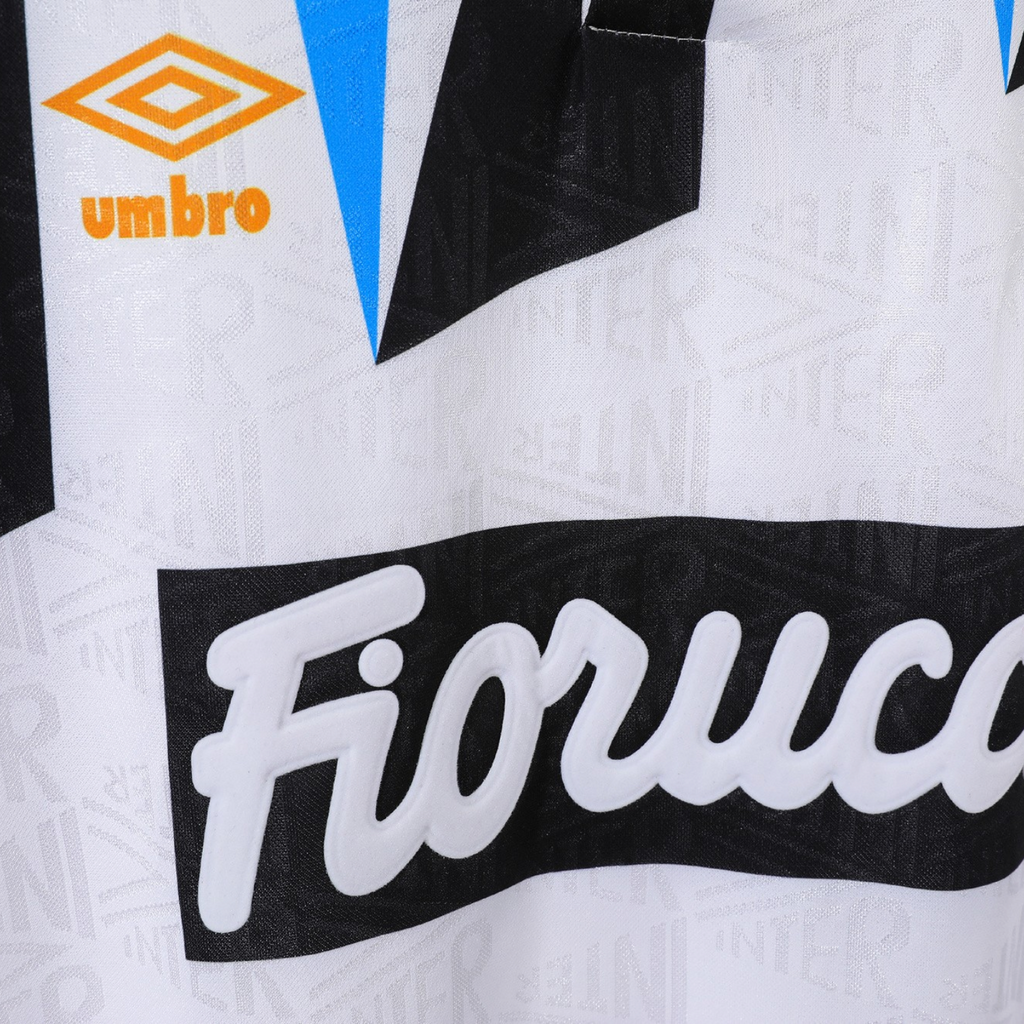 Elite Retro Kits Inter Milan 1991-93 away shirt featuring white fabric with blue and black geometric shoulder panels