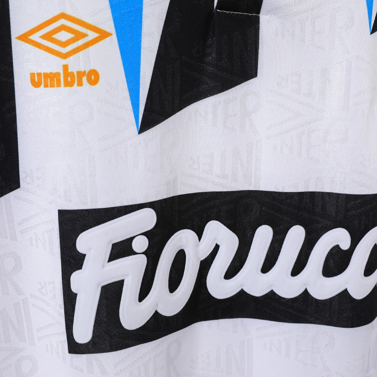 Elite Retro Kits Inter Milan 1991-93 away shirt featuring white fabric with blue and black geometric shoulder panels