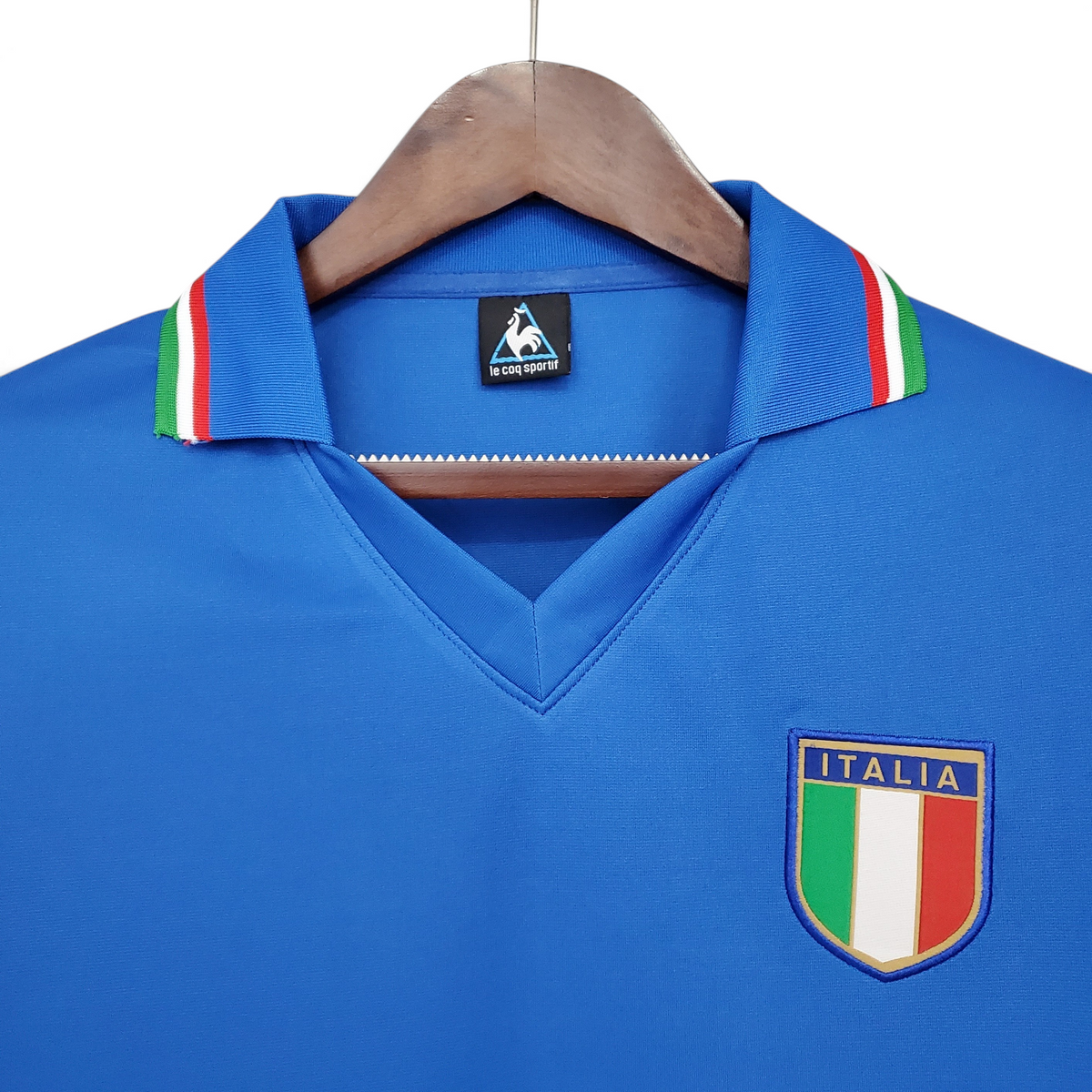 Elite Retro Kits Italy 1982 home football shirt in blue with tricolor collar detail and embroidered national crest