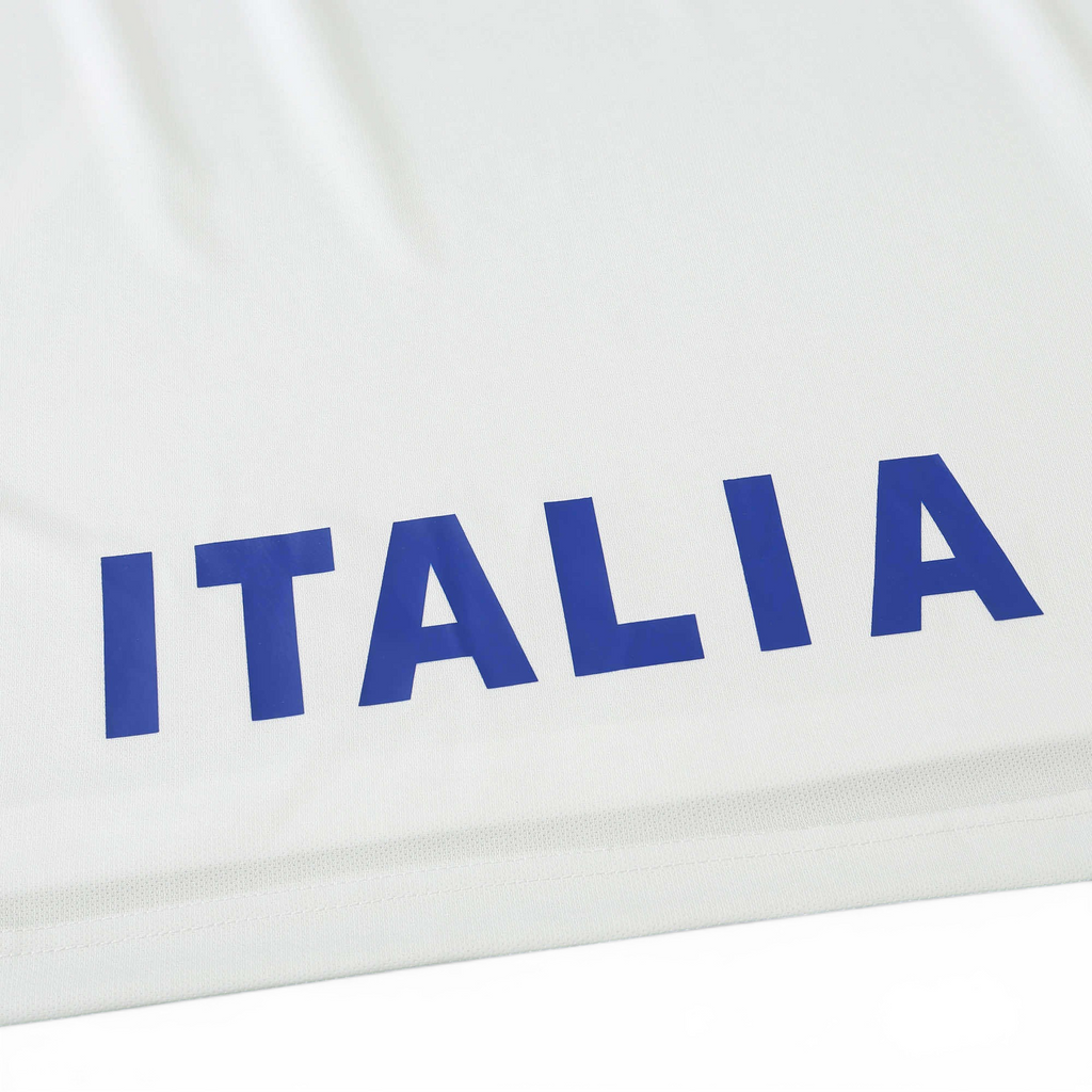 Elite Retro Kits Italy 1996 away football shirt featuring blue ITALIA text on a white fabric background