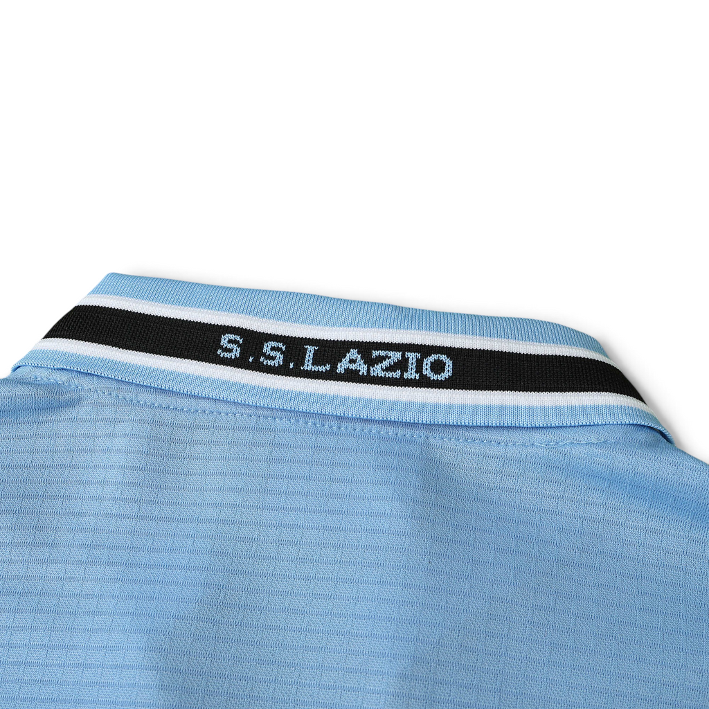 Elite Retro Kits Lazio 1998/99 home shirt collar in sky blue with black and white S.S. Lazio lettering detail.