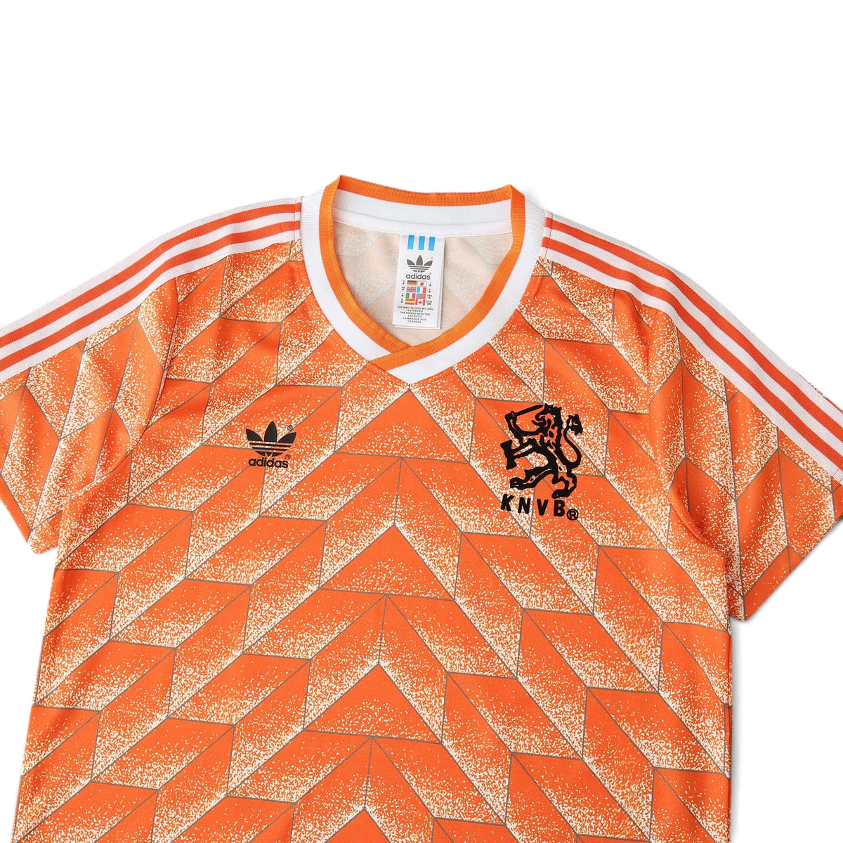 Elite Retro Kits Netherlands 1988 home football shirt in orange with geometric print, KNVB lion crest, and wing collar.