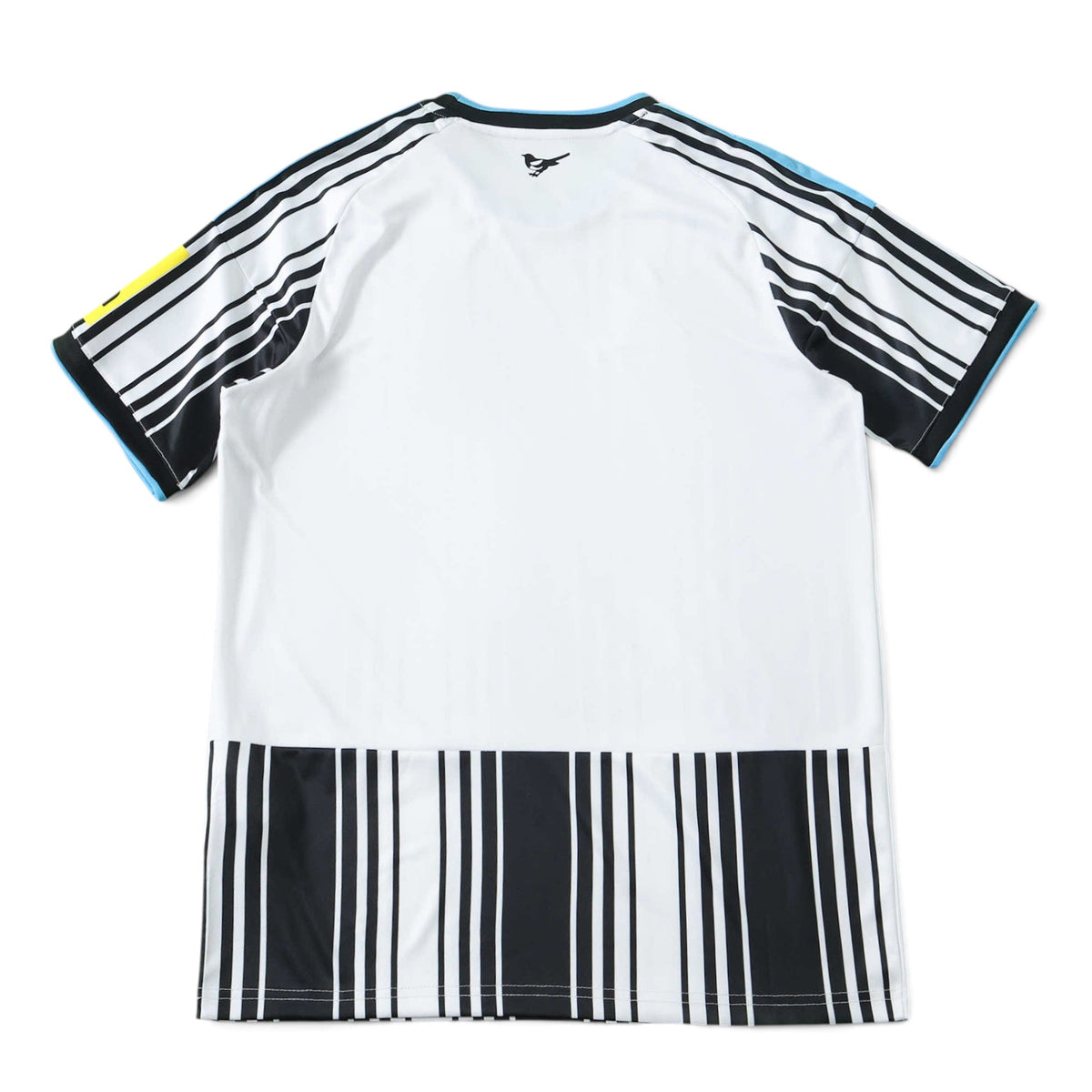 Back view of Elite Retro Kits Newcastle 2026/27 home shirt featuring white back, black striped hem, and blue accents.