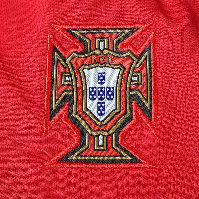 Elite Retro Kits Portugal 2016 home football shirt featuring a detailed embroidered FPF crest on red fabric