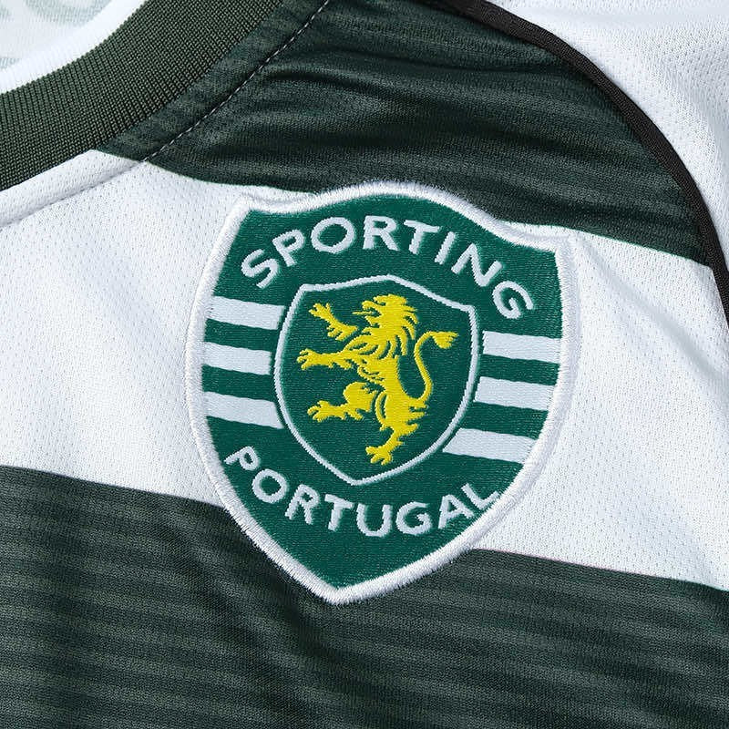 Elite Retro Kits Sporting Lisbon 2003 home shirt featuring the iconic green and white striped crest detail