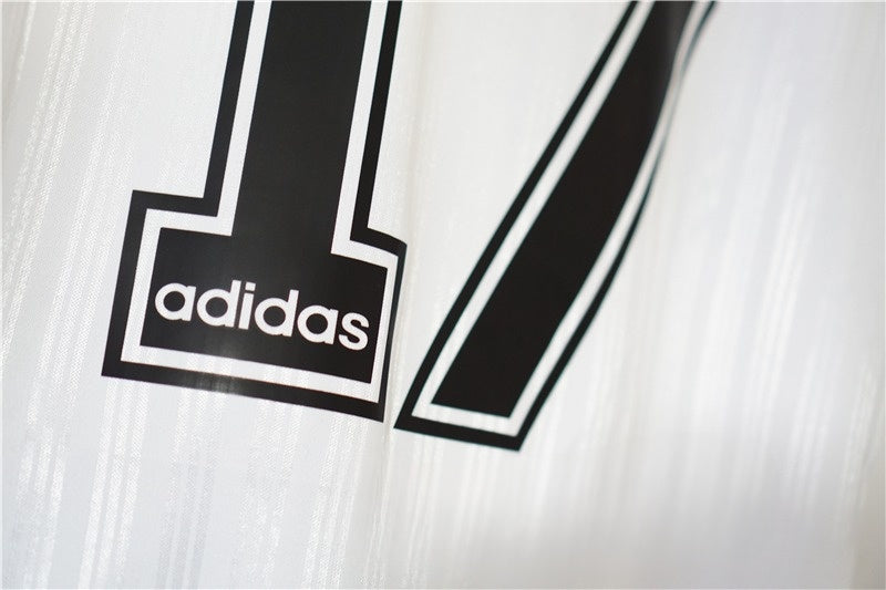 Liverpool 1995/96 Away Shirt